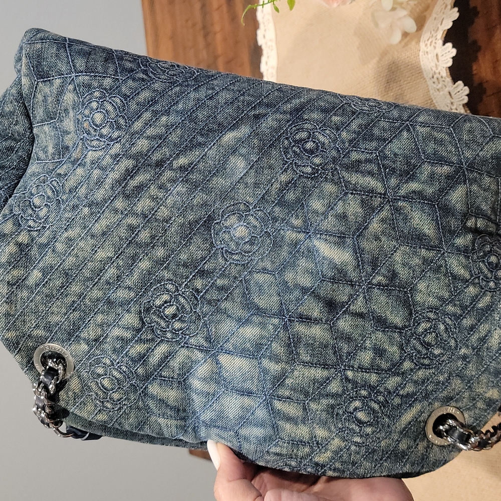 SOLD Rare & authentic CHANEL denim bag - Picture 4 of 15